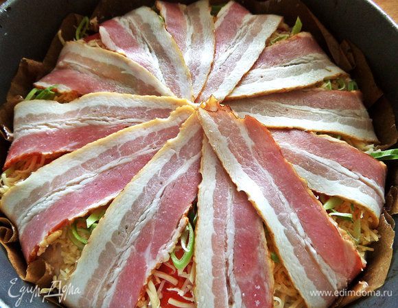 Закрыть беконом к центру.