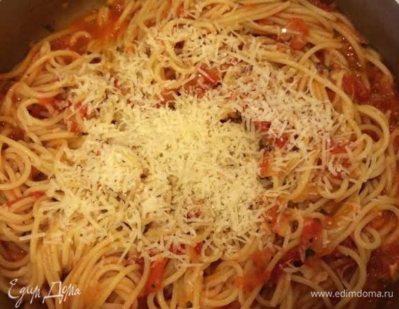 Добавить 2 ст. л. натертого сыра (у меня Parmigiano Reggiano), перемешать и снять с огня.