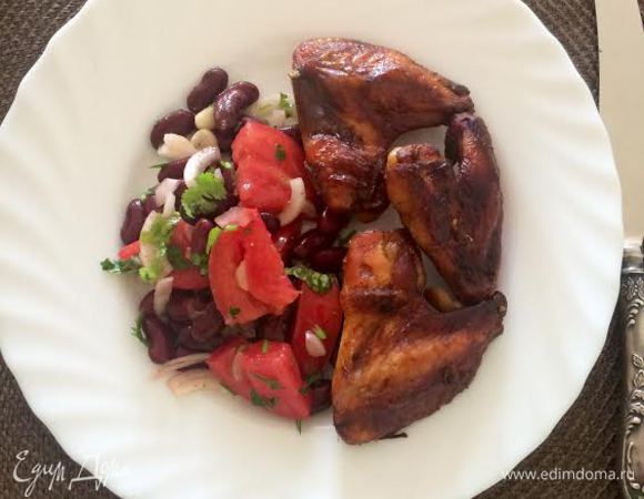 Запекать крылышки до румяной корочки 30-40 минут. Приятного аппетита!