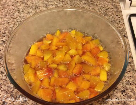 Переложить в миску, остудить, накрыть пленкой и отправить в холодильник на ночь.