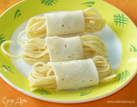 Обернуть сыром.