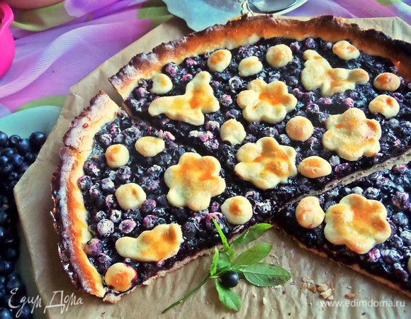 Разрезаем тонким ножом как пиццу. 