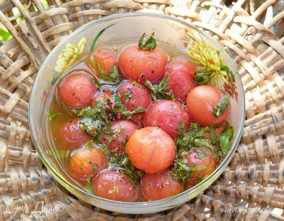 Вот так выглядят помидоры после ночевки в маринаде.