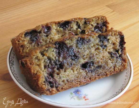 К чашечке утреннего кофе просто идеально!
А еще такой кекс, как и маффины, можно хранить в морозилке до 6 месяцев, а при необходимости разморозить в микроволновке или мультиварке.