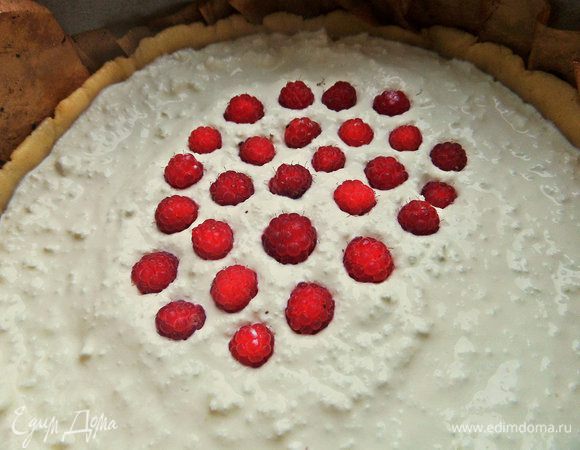 Малину не моем. Втыкаем примерно так.