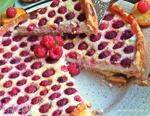 Тарт-пирог понравится любителям творога и песочного теста. Сочетание очень вкусное!