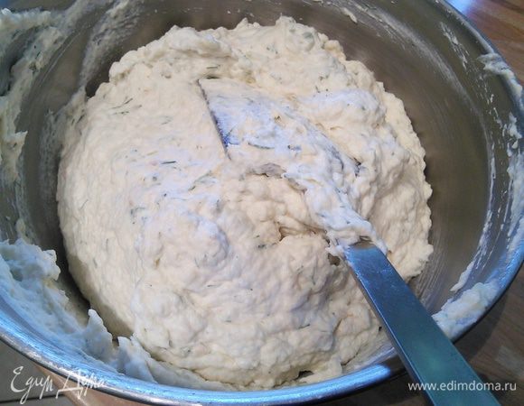 После ввода сливок получается пышная муссовая масса.