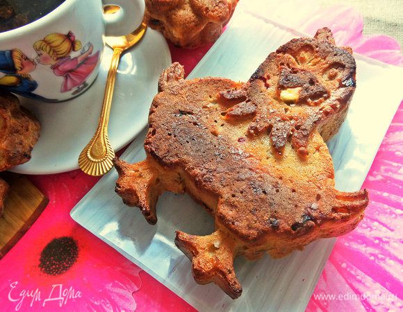 В форме с петушком кекс был готов через 20 минут, там кекс был ниже.