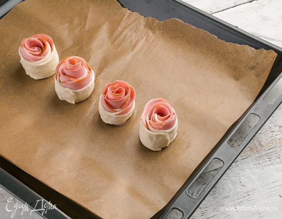 Ставим выпекать в духовку на 10 мин при 180°С. 