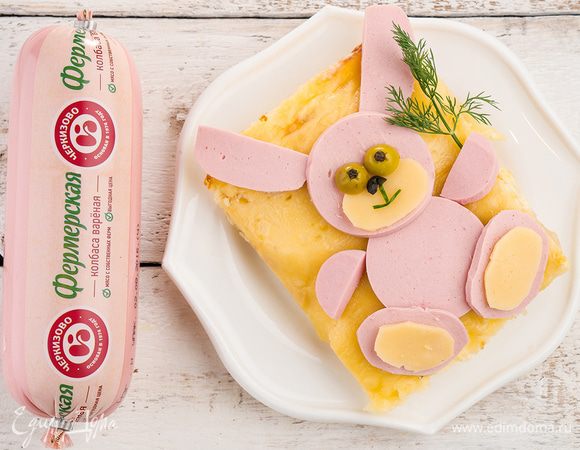 Запекать в заранее разогретой до 180°С духовке 30 — 40 минут до золотистого цвета.
Дать остыть и подавать теплой. 
Приятного аппетита!