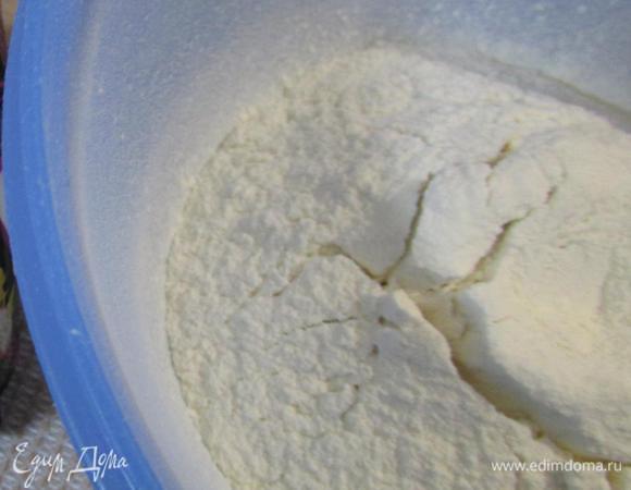 Просеять муку.