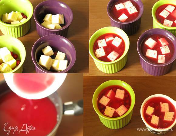 Кладем сыр в формы.

Растворяем желатин в соке, если необходимо по инструкции использования желатина нагреть массу, ставим на огонь без кипячения.

Разливаем желе по формам, даем остыть.

Ставим в холодильник. Достаем из форм перед употреблением — ставим формочки в теплую воду, чуть поддеваем по краю желе ножом, масса свободно отделяется от формы.
Этот рецепт авторский, его размещала на другом сайте.
