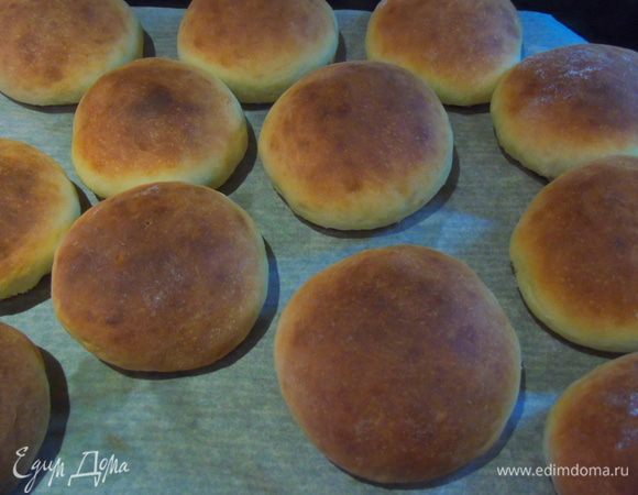 Выпекать в разогретой до 200°С духовке до румяности.