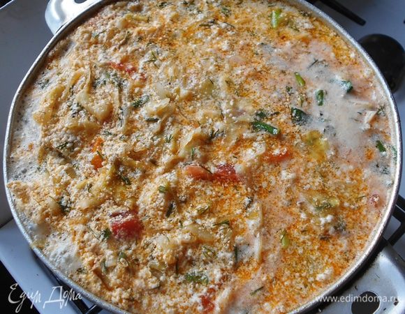 Через 5 минут добавляем зелень, закрываем кастрюлю крышкой на потом, а меленькую кастрюльку разливаем по тарелкам, пробуем и наслаждаемся насыщенным вкусом сладковатого супа.