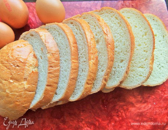 Использовать можно уже нарезанный батон или самим его нарезать.