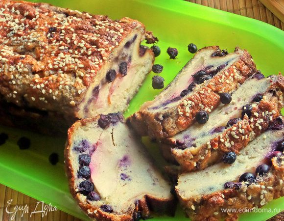 Остужаем полностью и тогда нарезаем. Пусть пропитается.