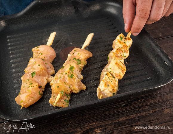 Обжарить на сковородке гриль минут 7 — 10. 