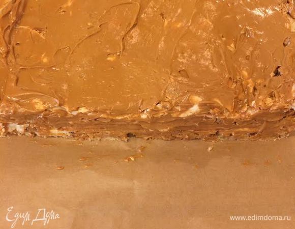 Накрыть второй частью и смазать оставшимся кермом.