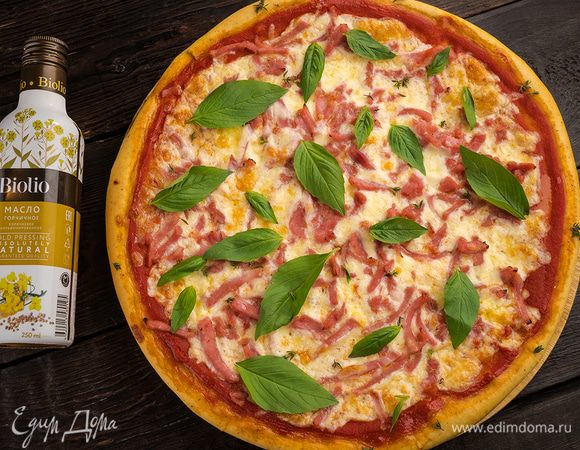 Достать из духовки, посыпать измельченным базиликом. Приятного аппетита! 