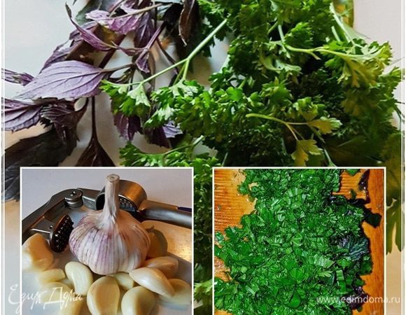 И вот, когда уже начинка практически готова.
Чеснок. Я взял головку средних размеров. Но опять же тут все зависит от личных пристрастий и пожеланий.
Зелень. Петрушка и немного базилика. Мелко порубить.
