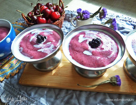 Но самая вкусная подача — со сливками (у меня для кофе 10%) или с жирным молоком!