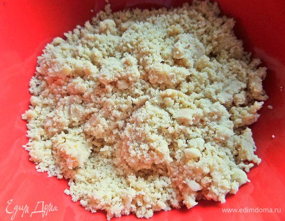 На кофемолке смолоть в муку.