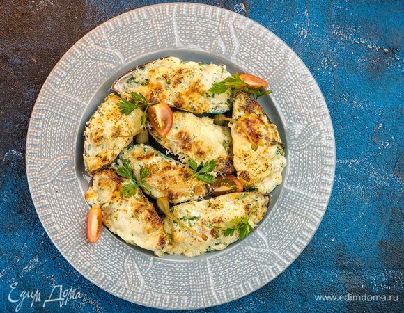 Запекайте в духовке до золотистой корочки от 20 до 30 минут, ориентируйтесь по цвету корочки.