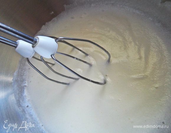 Взбиваем до белой пены.