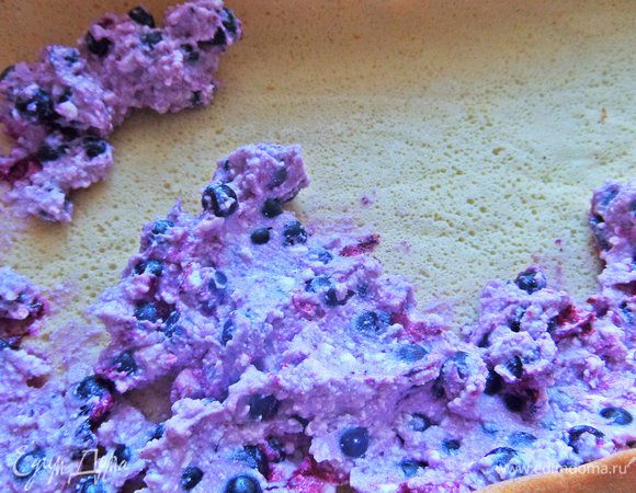 Наносим начинку.