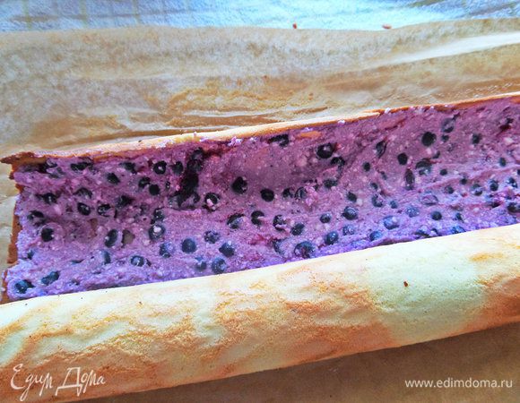 Снова плотно сворачиваем.