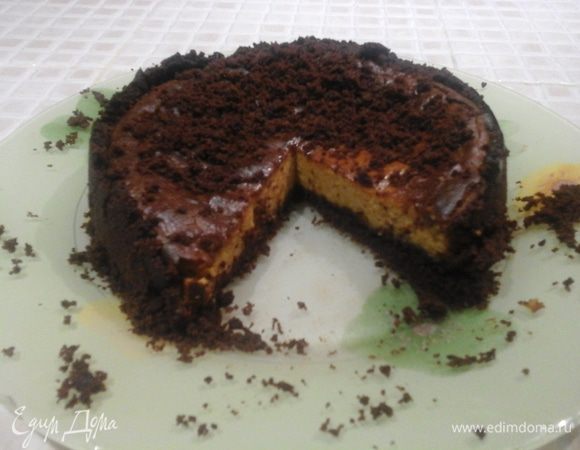 Также можно сделать вариант с тестом из печенья (я попробовала с шоколадным). Что хочу сказать — это сказочно вкусно, тыква и шоколад.