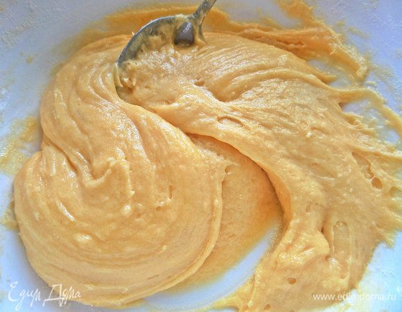 Замесить приятное эластичное тесто.