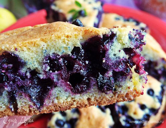 Бисквит полностью ими пропитан, посмотрите.