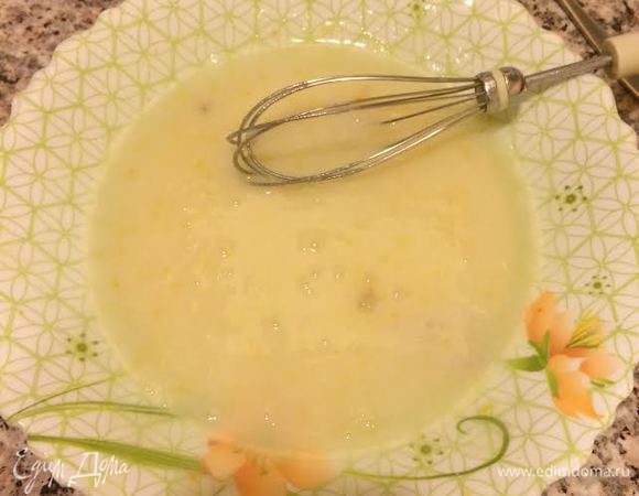 Смешать все ингредиенты для глазури.