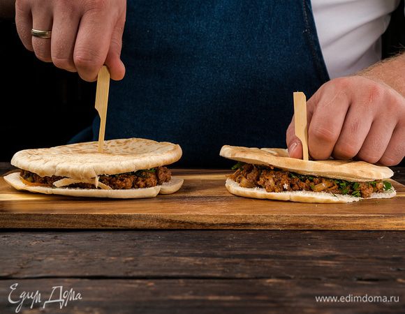 Духовку разогреть на 200°С. Готовим примерно 8 мин.