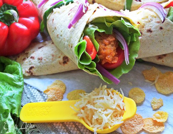 Сами кулечки я обвязала зеленым луком.