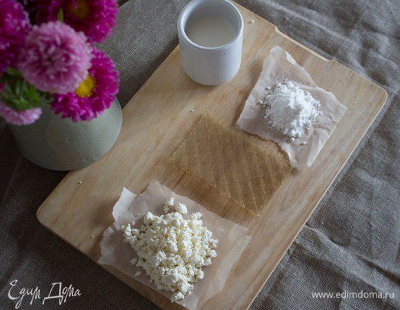 Итак, для приготовления творожного зефира нам будут необходимы: творог, молоко, сахарная пудра и желатин.