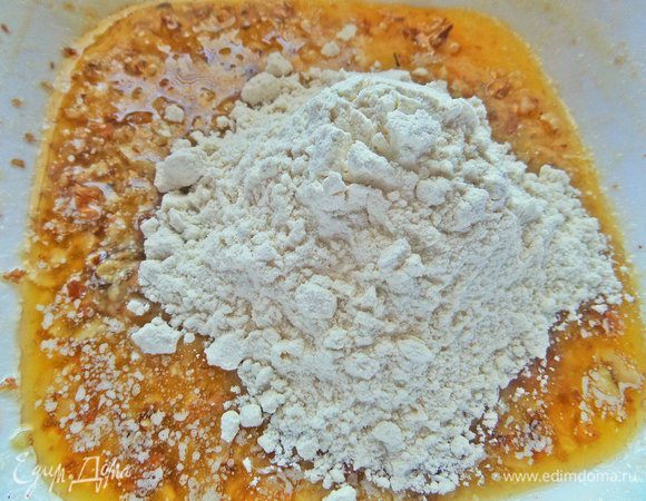 Добавить муку.