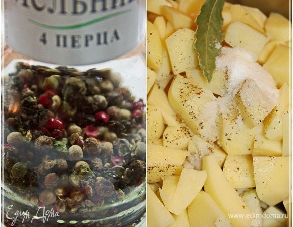 Картошку и все специи, приправы закладываем. Соль, лавровый листок и свежемолотым перцем все припорошим.