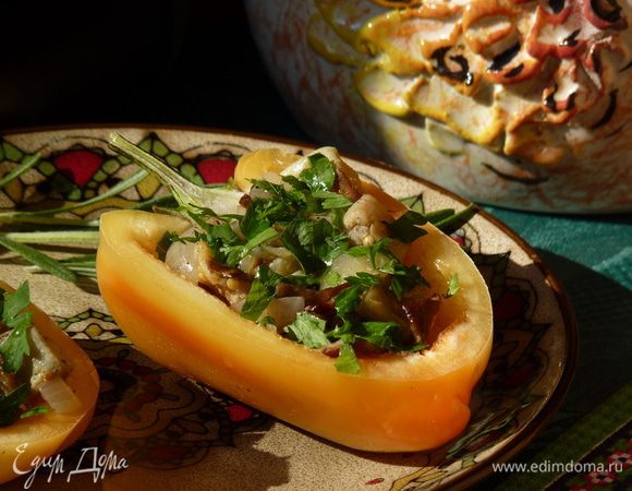 Украсить петрушкой, сбрызнуть горчичным маслом Biolio, его аромат и пикантность очень подойдут к этому блюду.