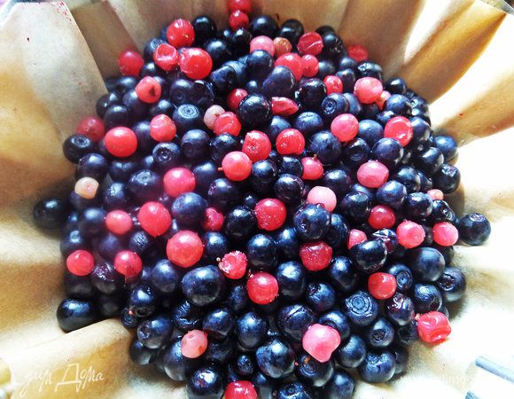 От себя добавила немного брусники.