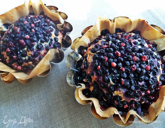 Выпекать 45 — 50 минут при 180°С. 