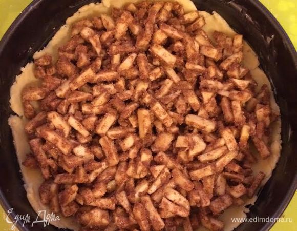 Сверху выложить начинку.