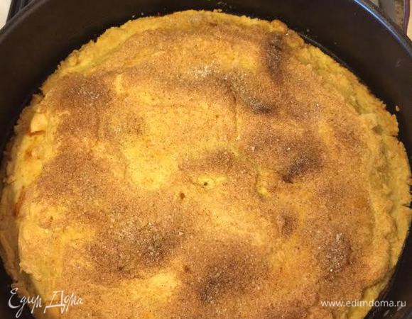 Выпекать 40 — 50 минут до золотистой корочки .Готовый пирог полностью остудить.