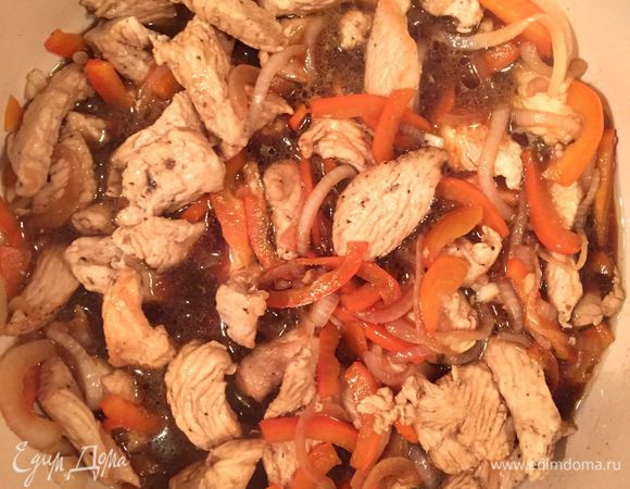 Затем добавить соевый соус. Готовить 15 мин.