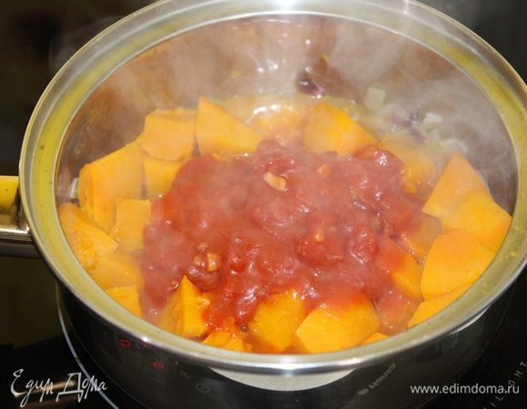 Добавляем помидоры в собственном соку «Помидорка».