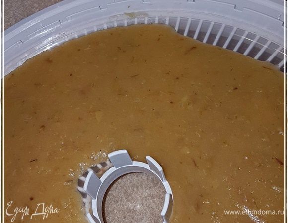 Знаете, стоит поддон потом подвигать в горизонтальной плоскости, постучать им. Это нужно исключительно для достижения равномерности распределения массы.