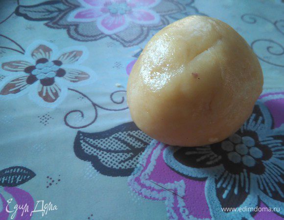 Оставляем тесто на 30 минут в холодильнике.