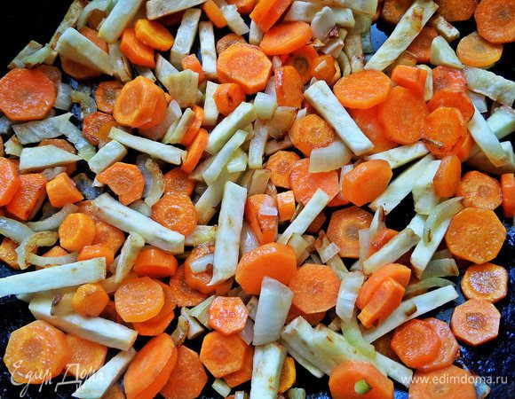 Обжарить, помешивая.