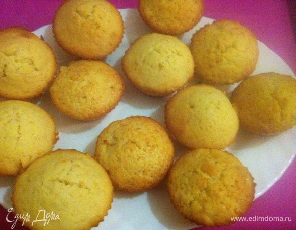 Вуаля! 12 кексов готовы. Вкуснее остывшими, нежели горячими.